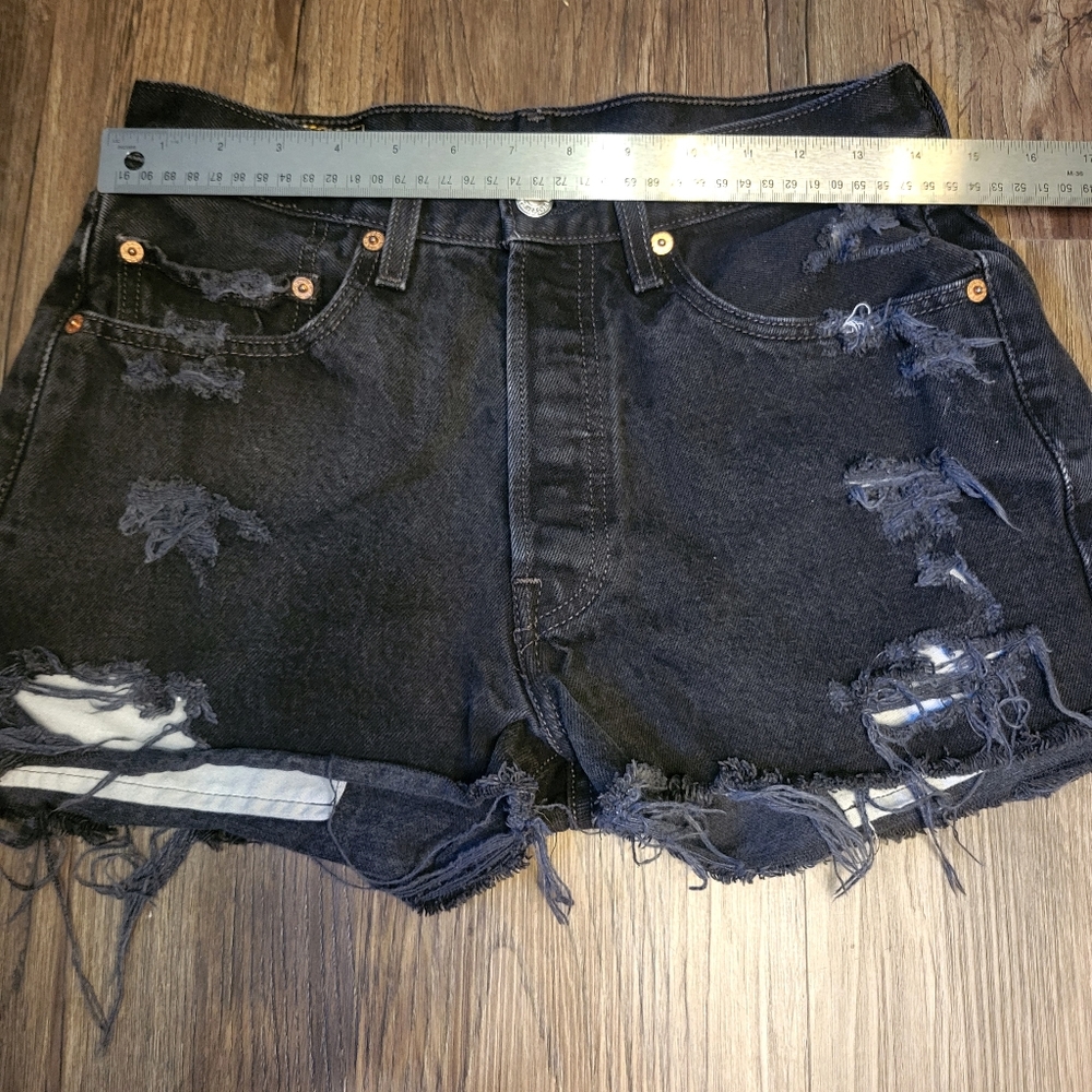 Vintage Levis 501 Button Fly Black Denim Distressed Cut Off Shorts - Picture 8 of 12